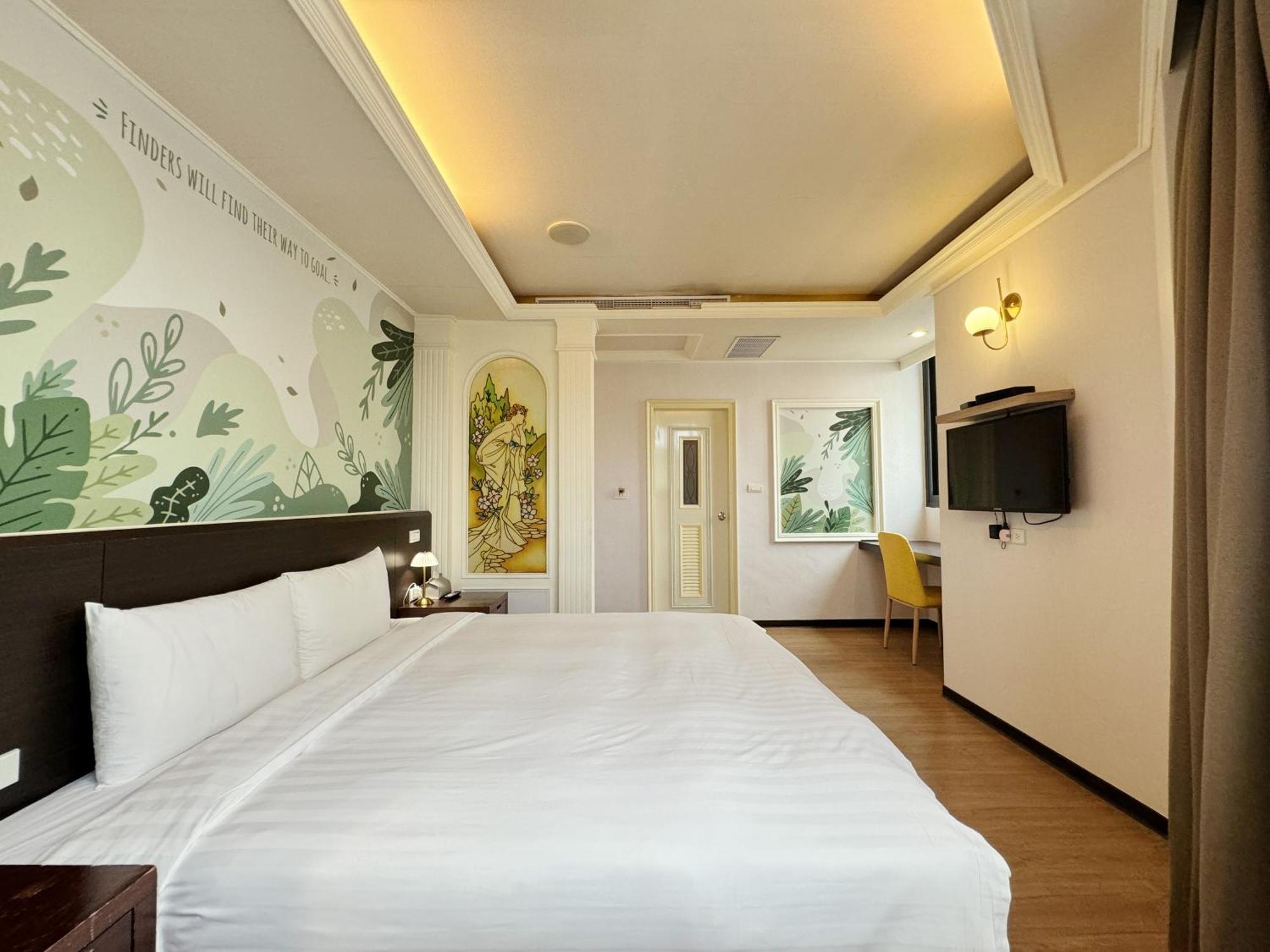 Finders Hotel Hualien Station Room photo